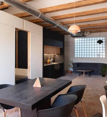 Heart Of Marseille, Loft Atypical & Spacious , Perfect For Couple And Couple With 1 Small Kid, Perfect For 2 Friends